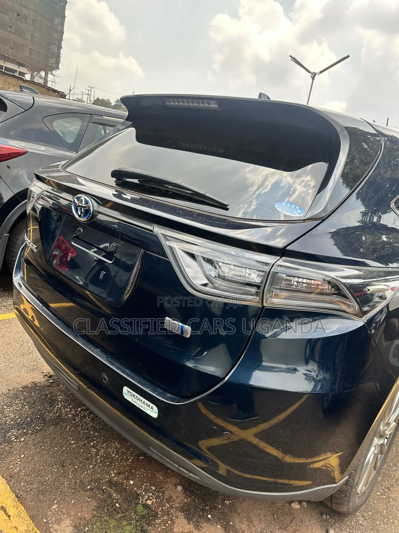 Toyota Harrier 2.0 2017 Black