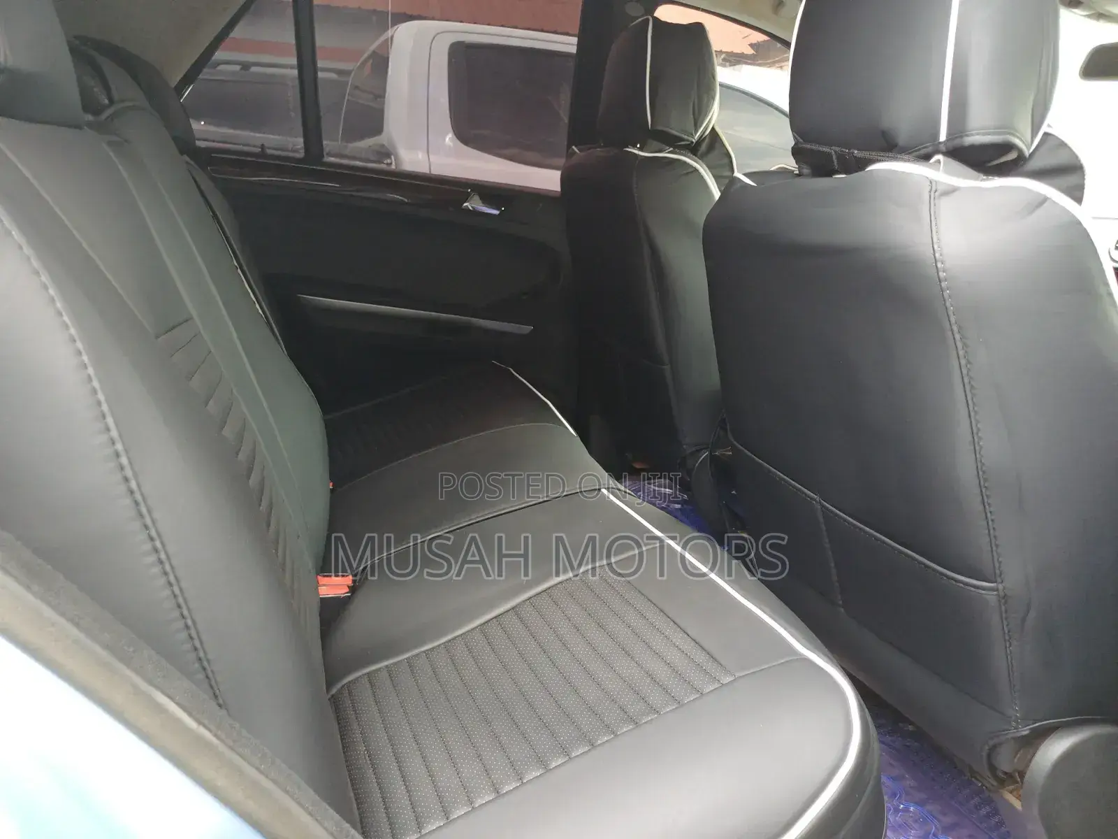 Mercedes-Benz M Class 2010 Blue