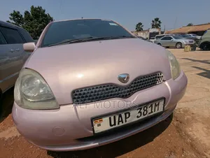 Toyota Vitz 2005 Pink