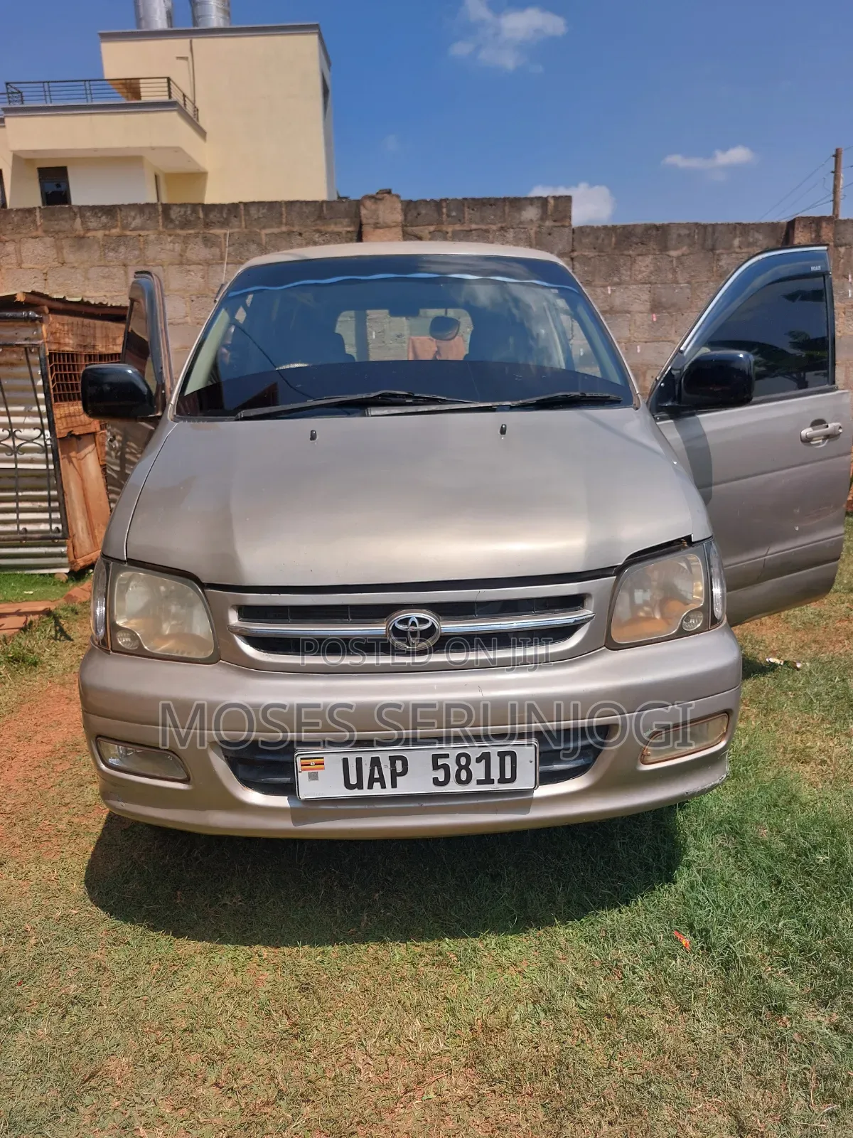 Toyota Noah 2001 Beige