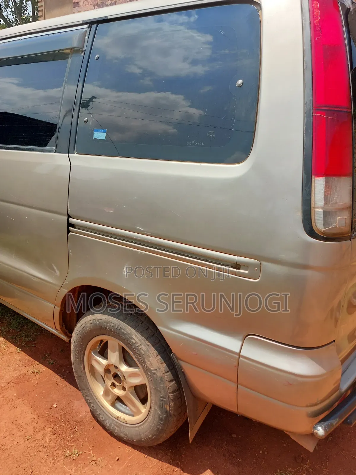 Toyota Noah 2001 Beige