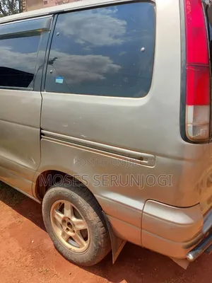 Toyota Noah 2001 Beige