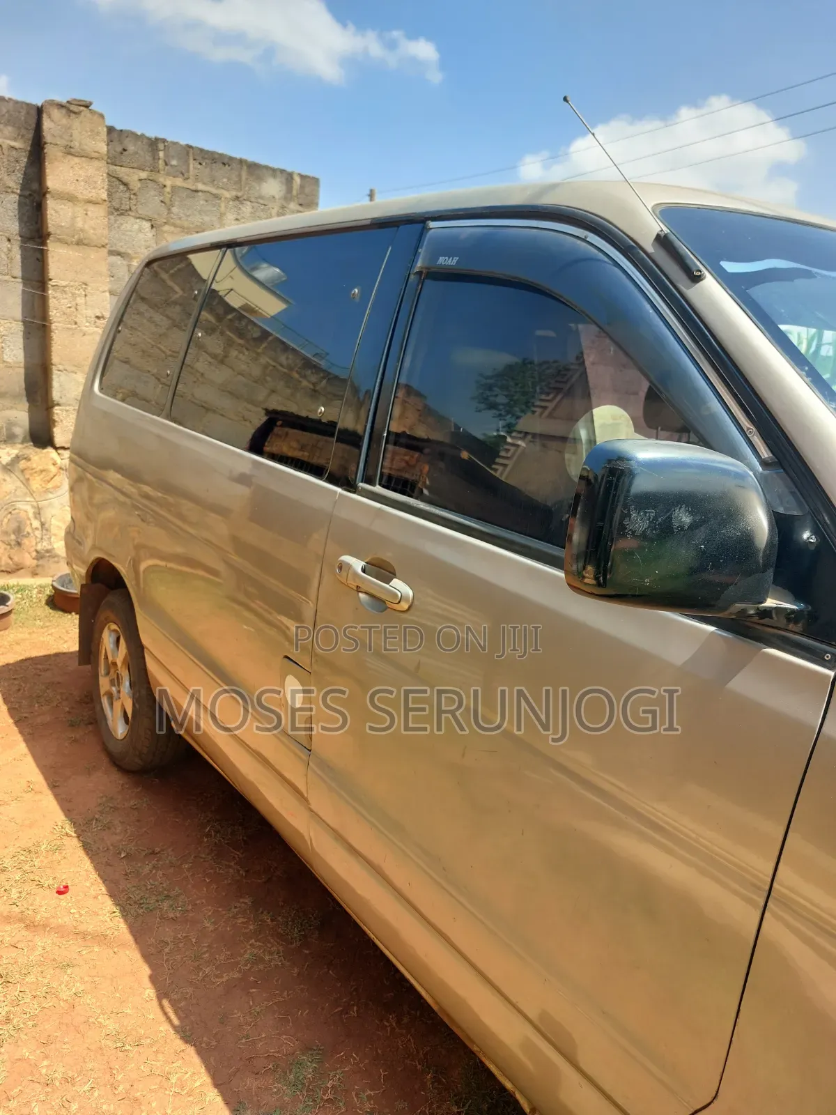 Toyota Noah 2001 Beige