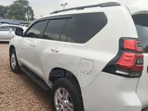 Toyota Land Cruiser Prado 2014 White