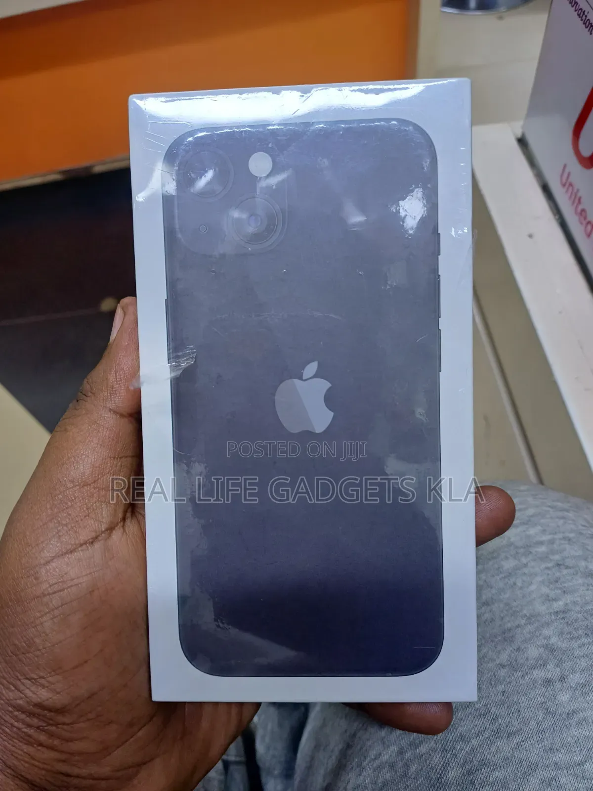 New Apple iPhone 13 128 GB Gray