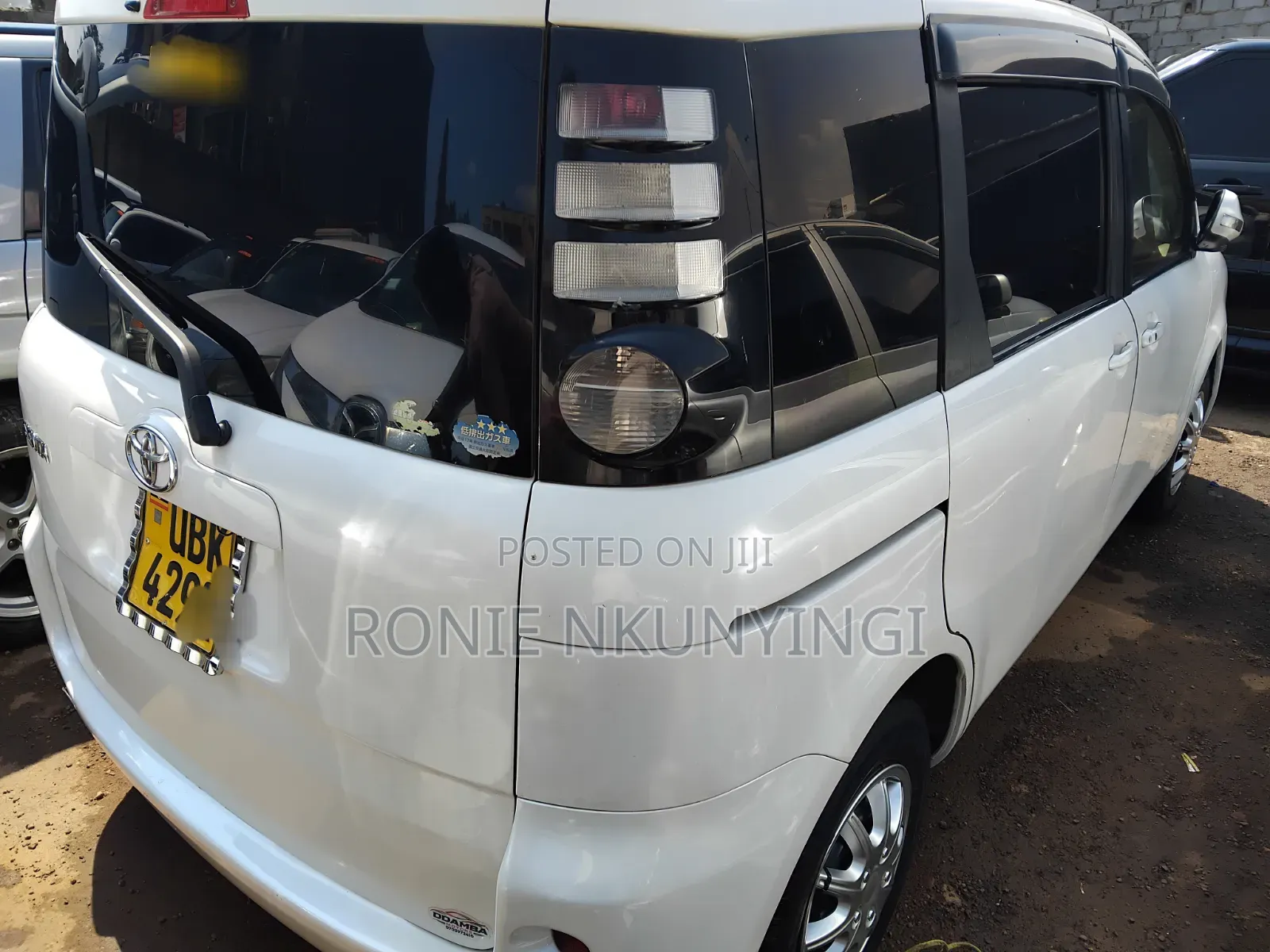 Toyota Sienta 2008 White
