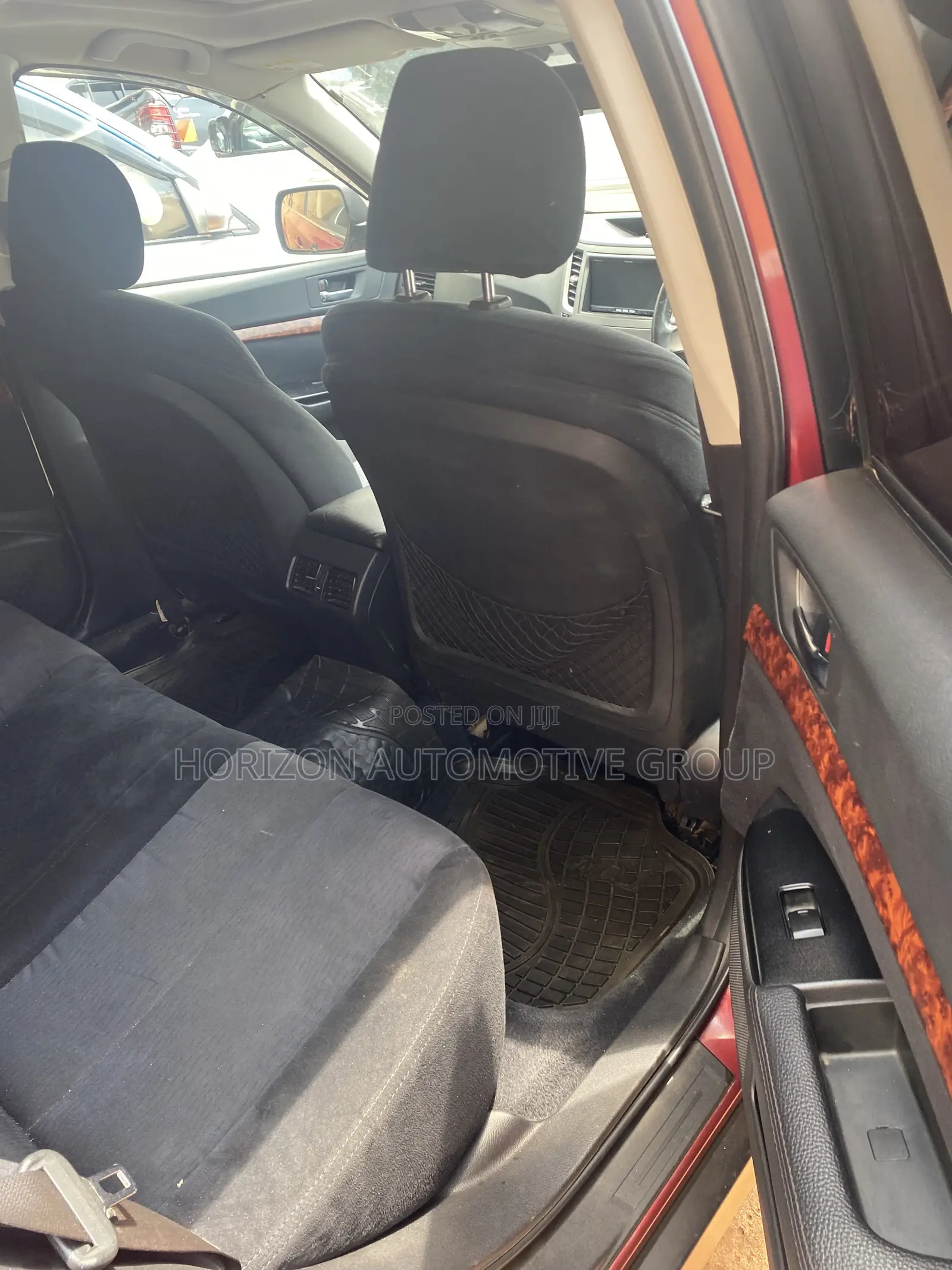 Subaru Outback 2.5i 2010 Maroon