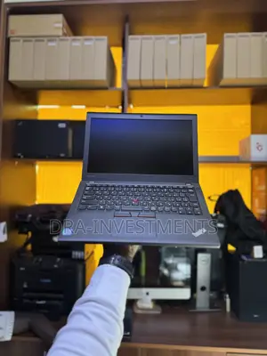Laptop Lenovo ThinkPad X270 8GB Intel Core i5 SSD 128GB