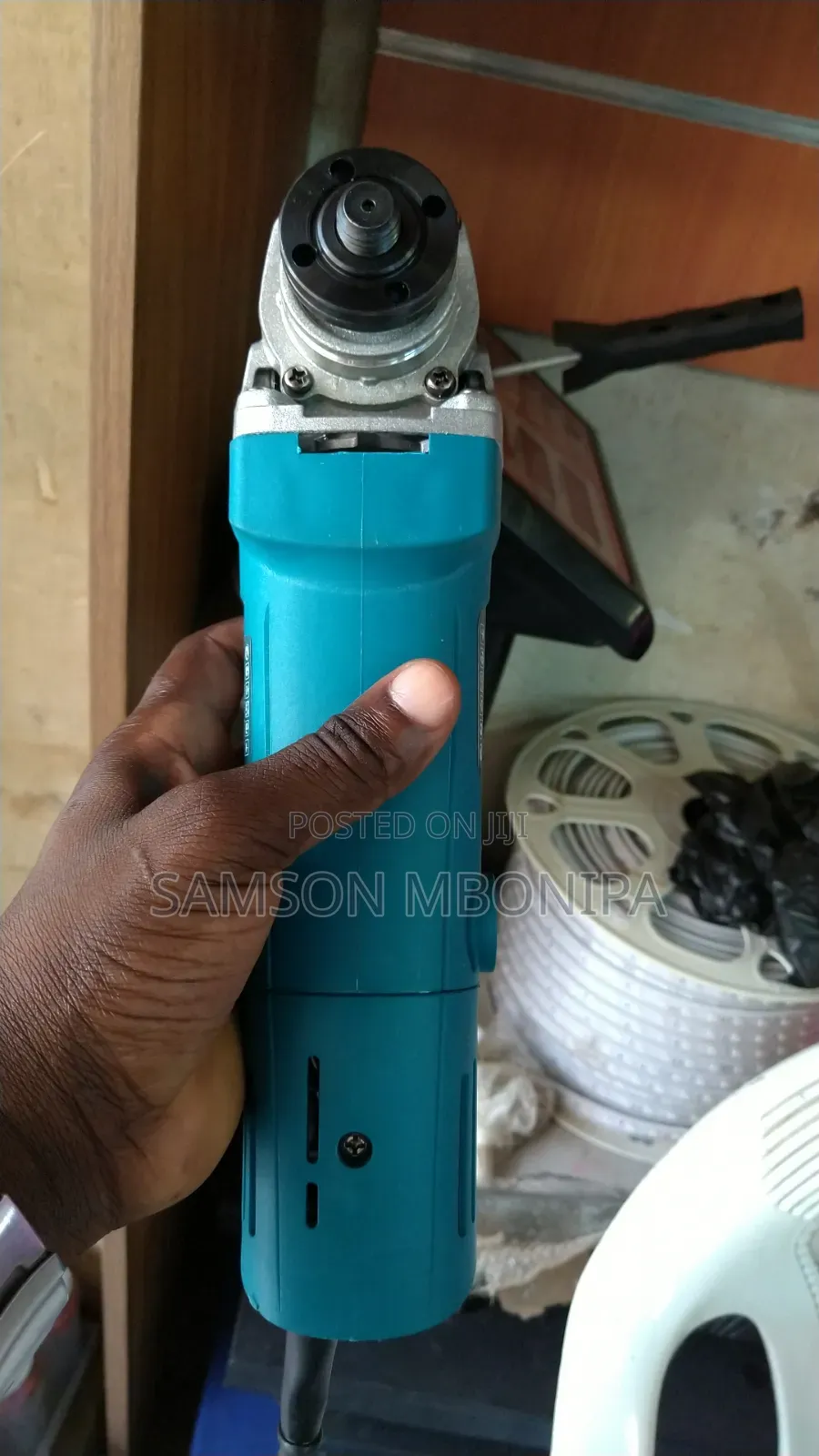 MAKITA Angle Grinder 13mm 900W With Spoon Switch