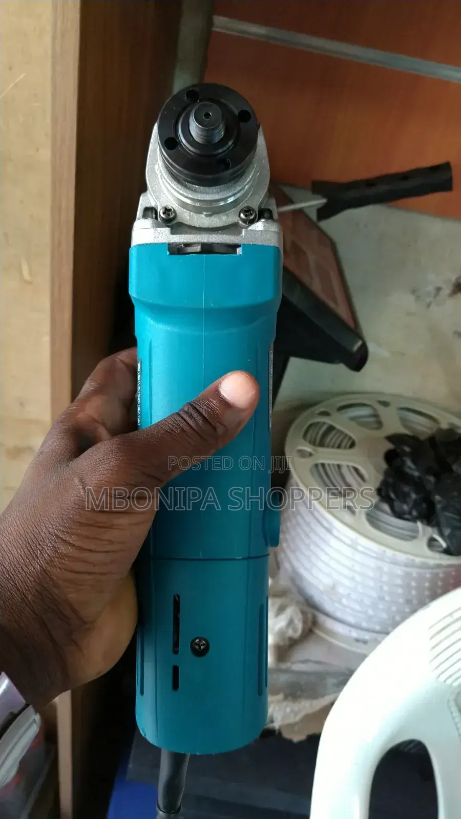 MAKITA Angle Grinder 13mm 900W With Spoon Switch