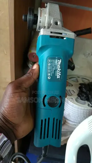 MAKITA Angle Grinder 13mm 900W With Spoon Switch