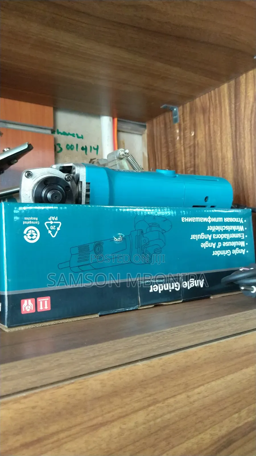 MAKITA Angle Grinder 13mm 900W With Spoon Switch