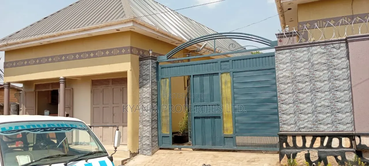 10bdrm Room & Parlour in Kasubi Estates, Kawempe for sale