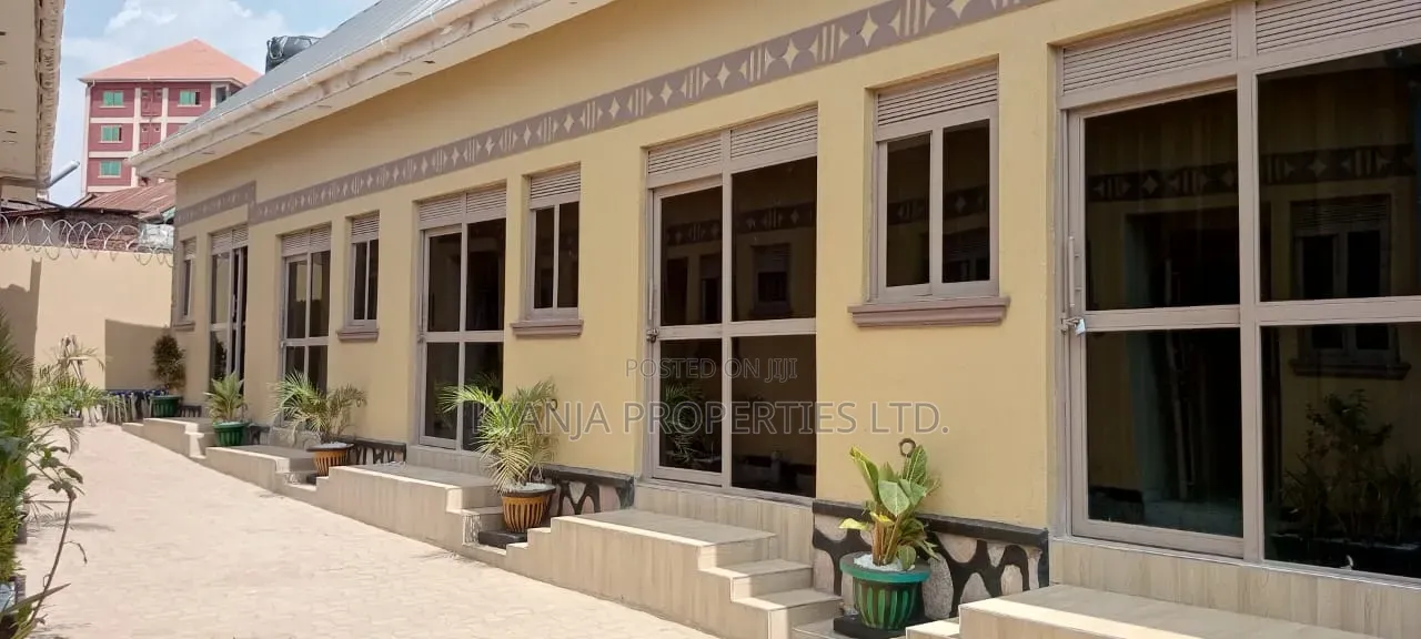 10bdrm Room & Parlour in Kasubi Estates, Kawempe for sale