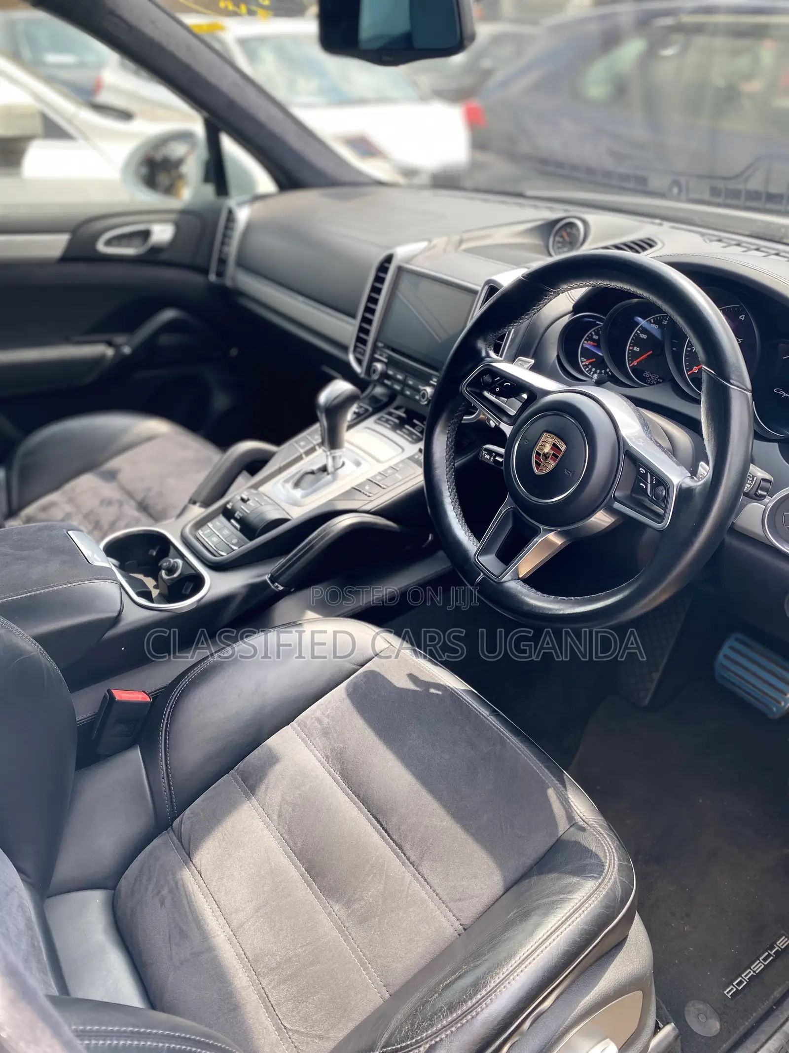 Porsche Cayenne Base AWD 2017 White