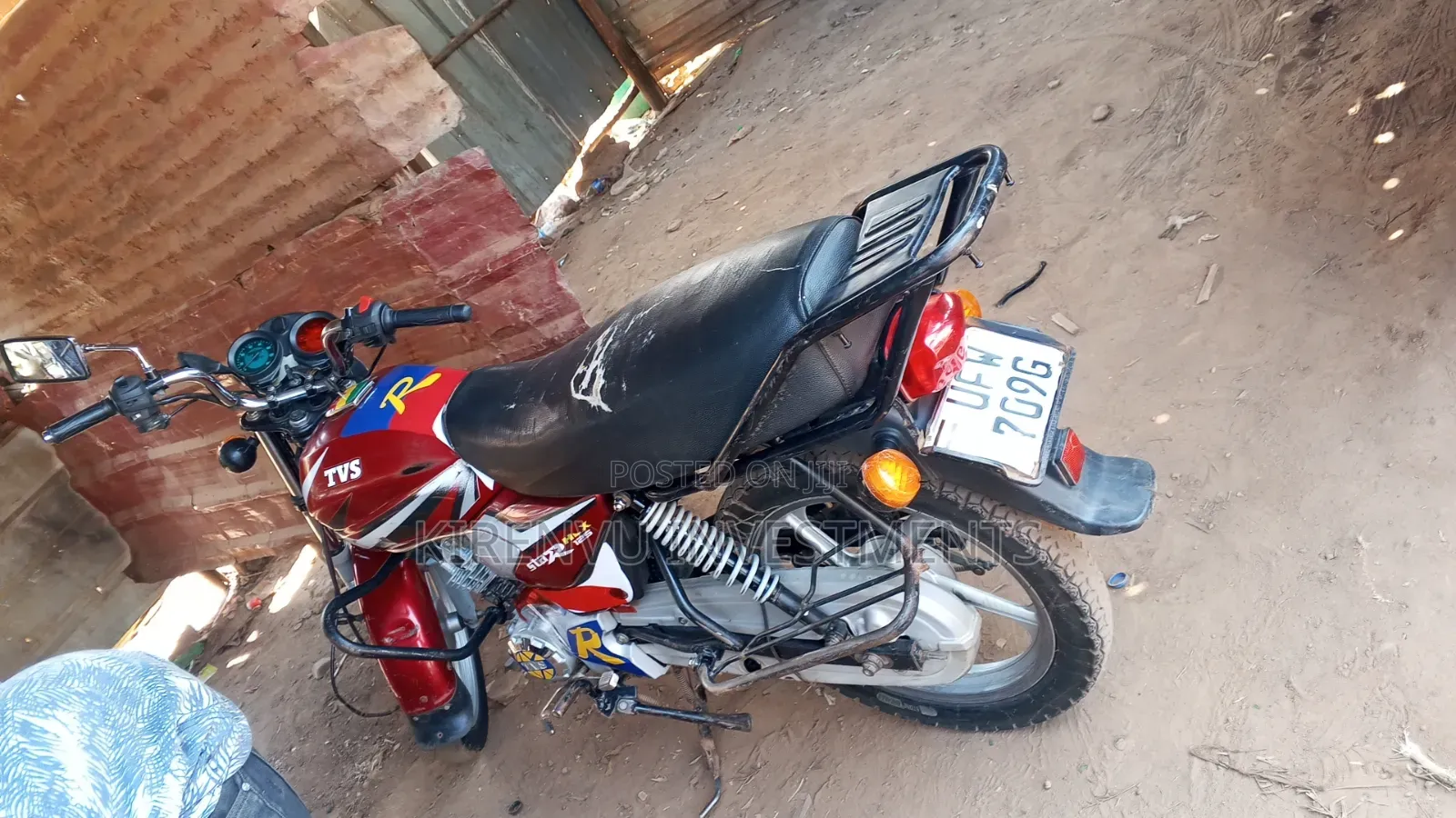 TVS HLX 125 2021 Red