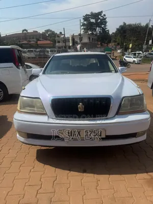Toyota Crown Majesta 2004 White