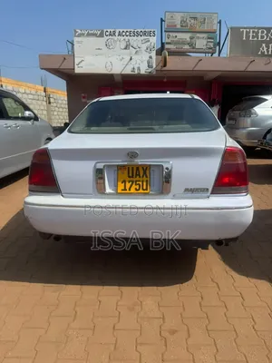 Toyota Crown Majesta 2004 White