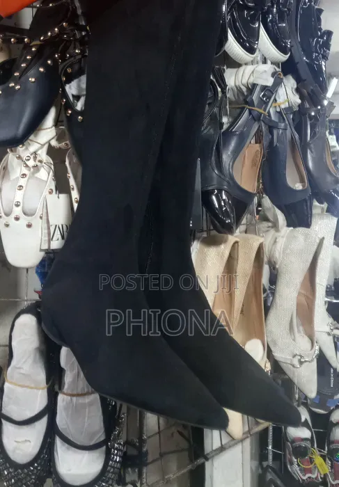 Long Flat Boots