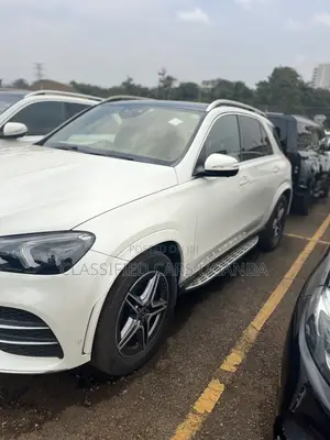 Mercedes-Benz GLE-Class GLE 400d 4MATIC 2020 White
