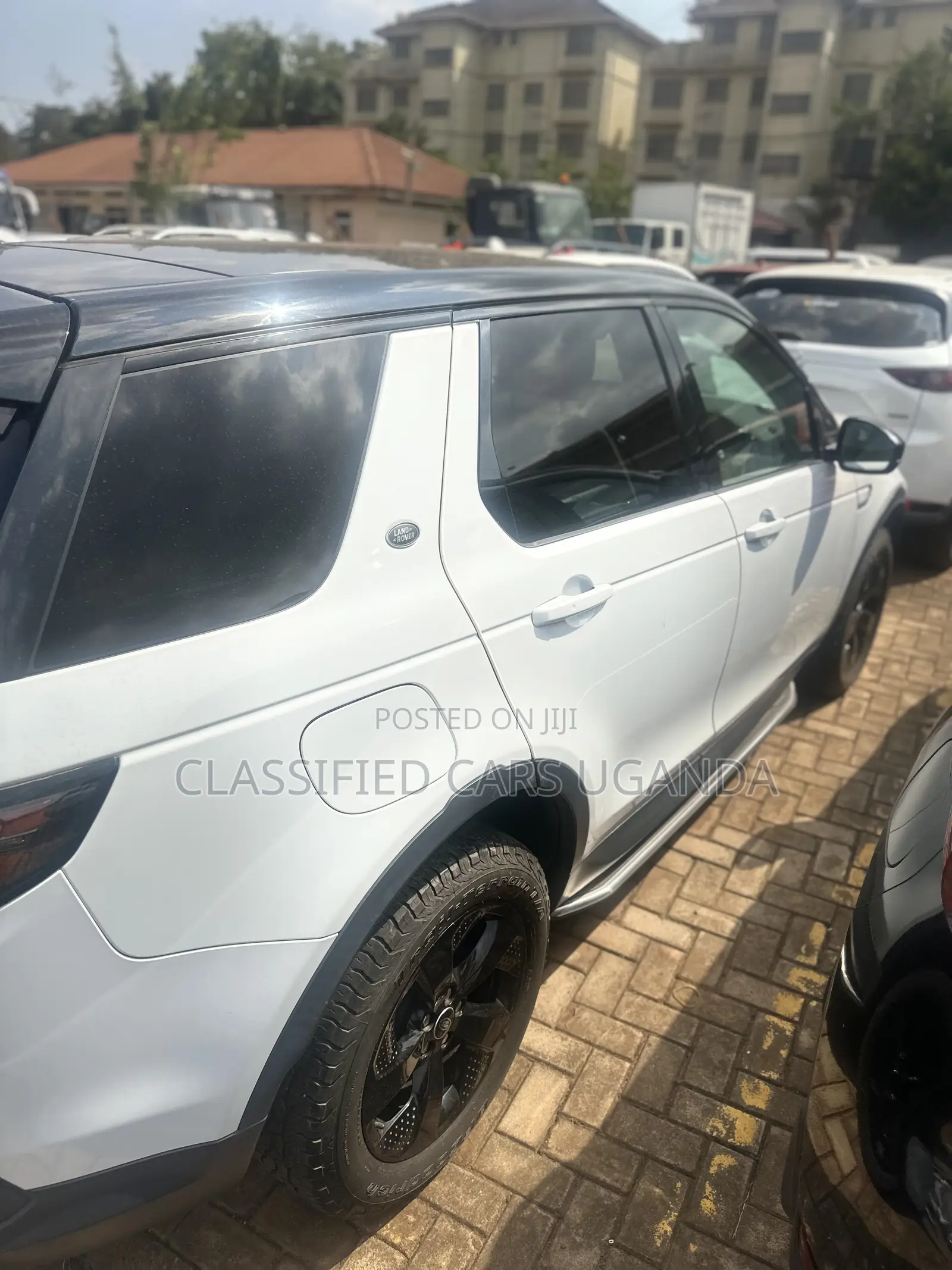 Land Rover Discovery 2016 Silver