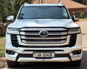 Toyota Land Cruiser LC300 2023 White