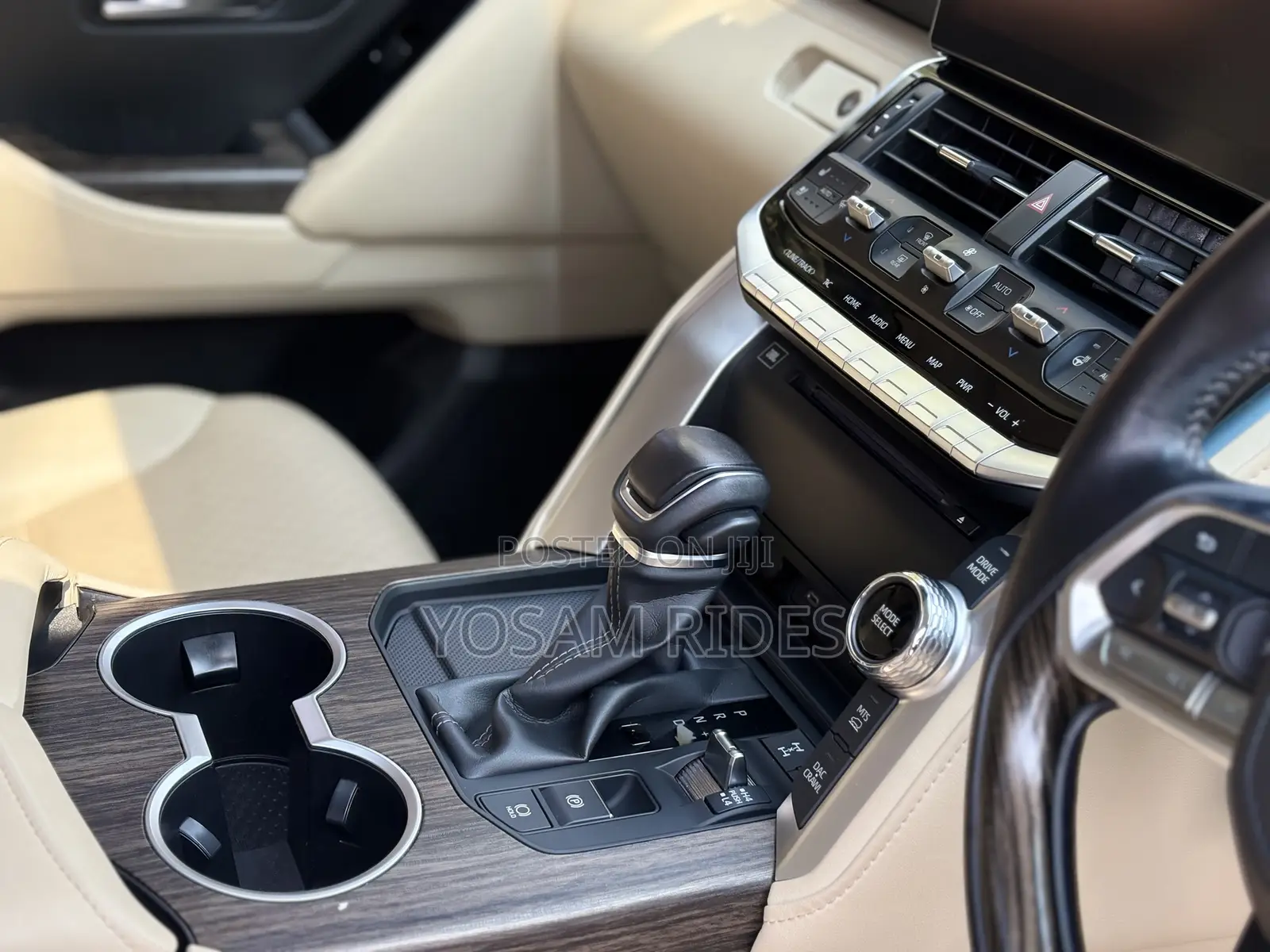 Toyota Land Cruiser LC300 2023 White