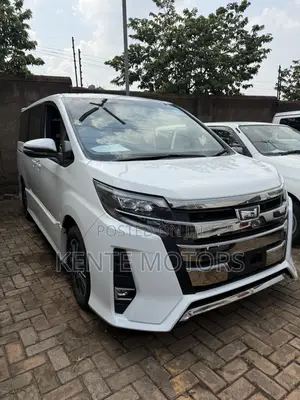 Toyota Noah 2.0 AWD (7 Seater) 2017 White