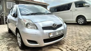 Toyota Vitz 2009 Silver