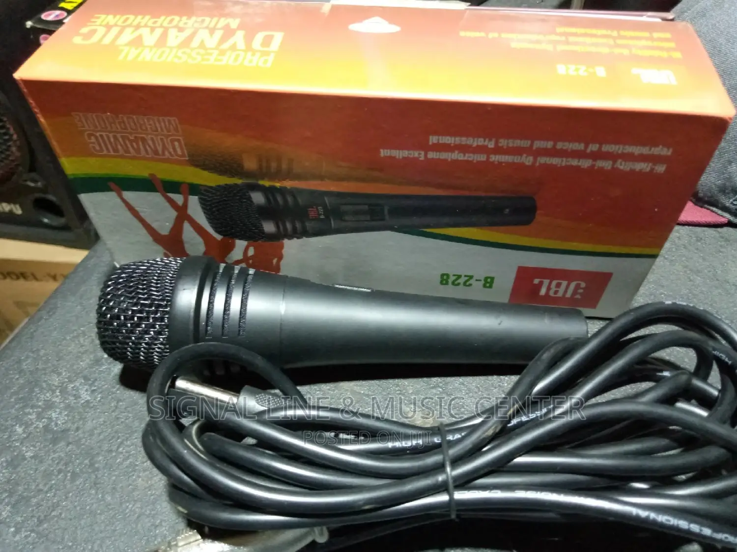 JBL Wired Microphone