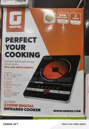 Geepas 2200W Digital Infrared Cooker (Model GIC33013).