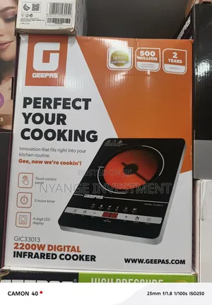 Geepas 2200W Digital Infrared Cooker (Model GIC33013).
