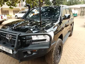 Toyota Land Cruiser 2010 Black