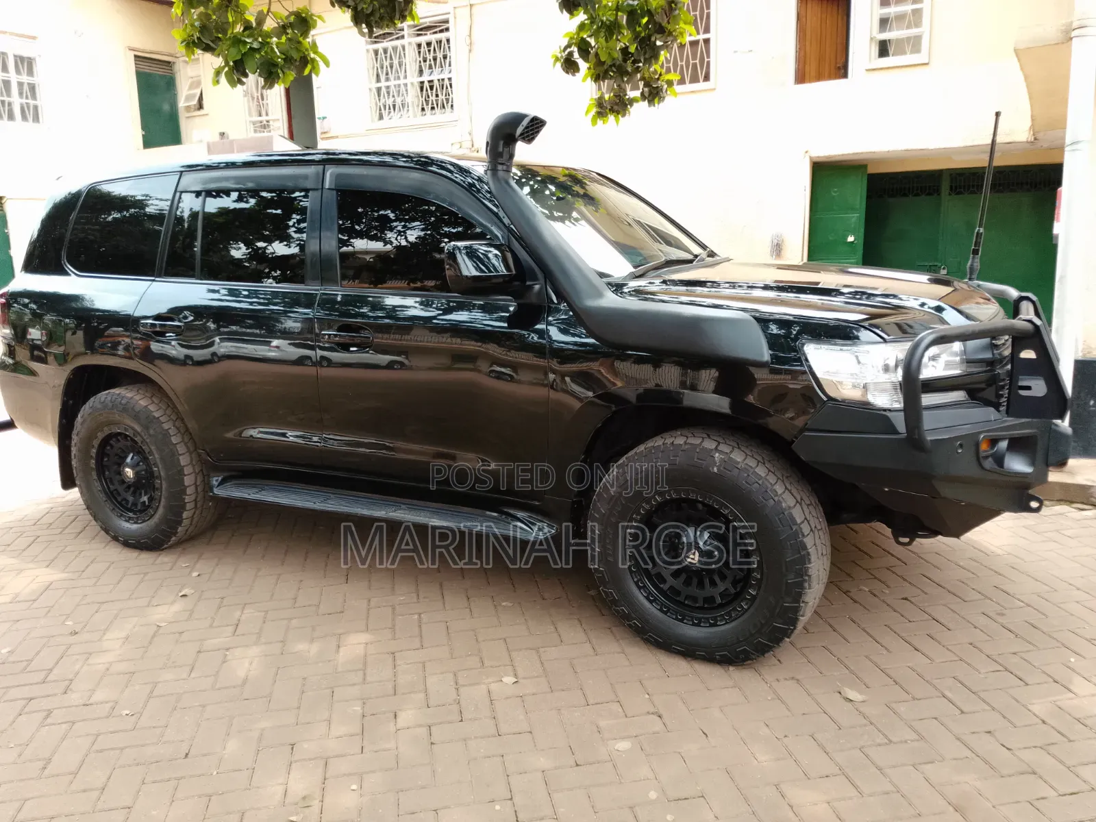 Toyota Land Cruiser 2010 Black