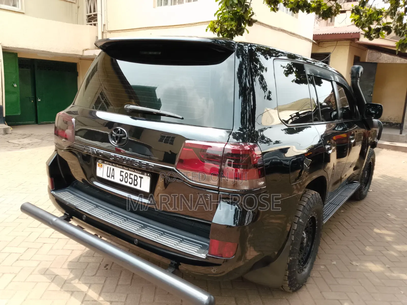 Toyota Land Cruiser 2010 Black