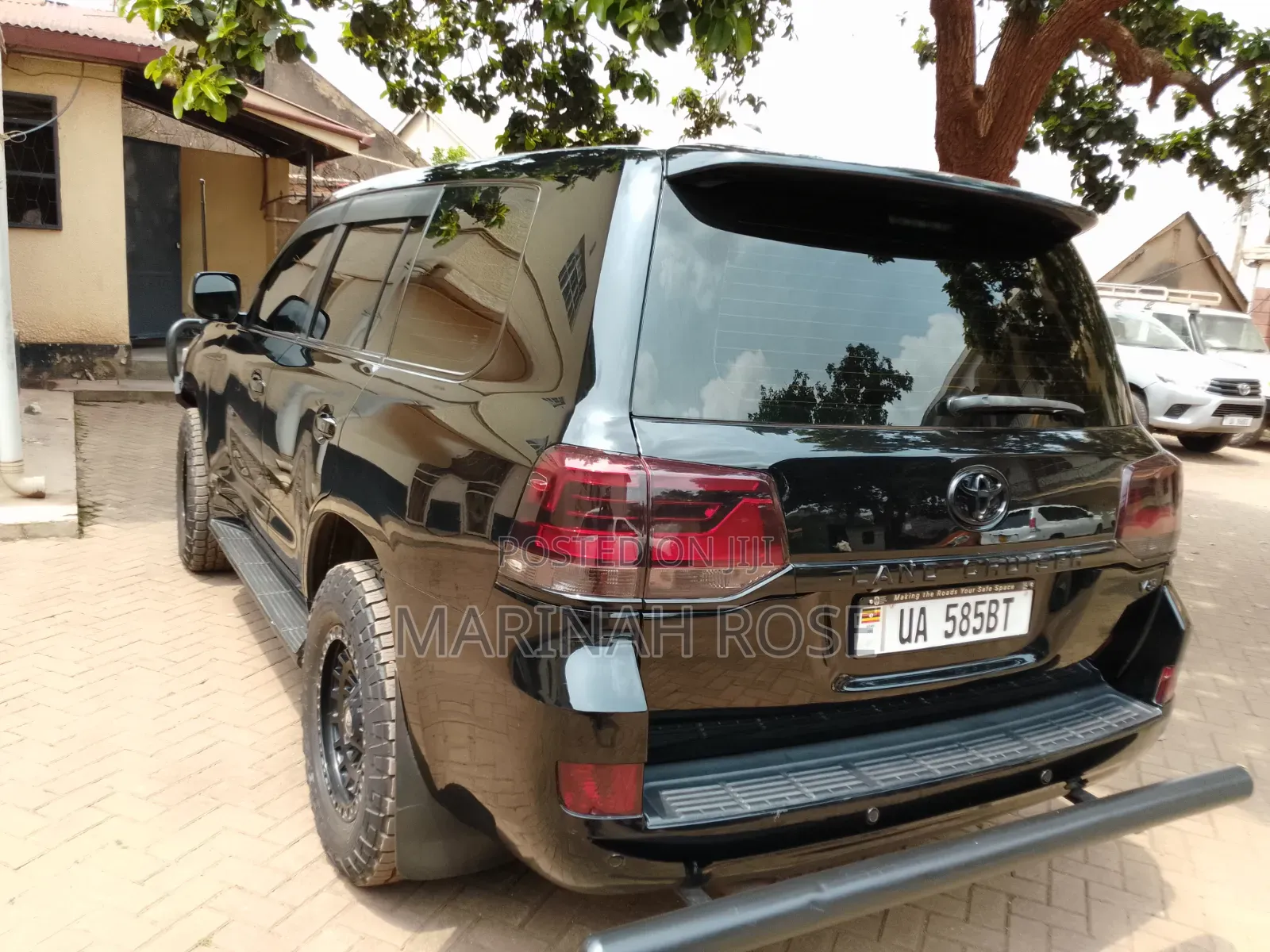 Toyota Land Cruiser 2010 Black