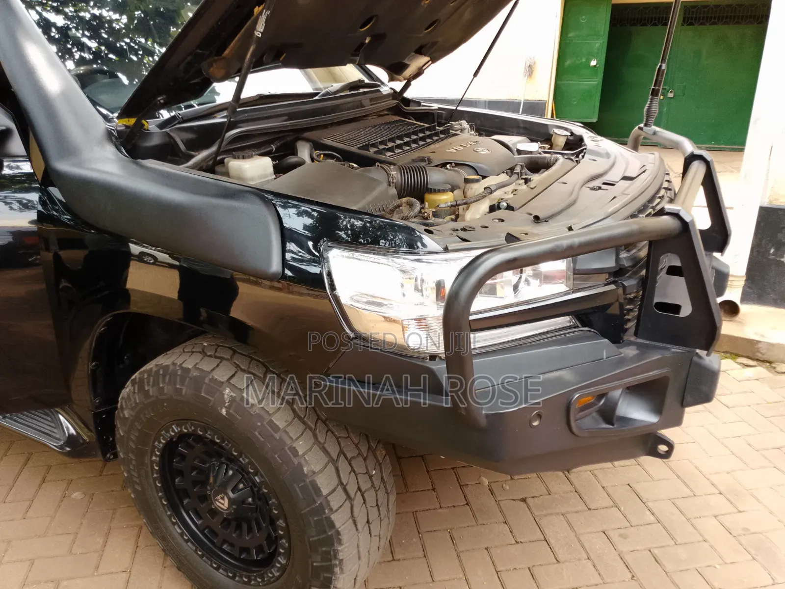 Toyota Land Cruiser 2010 Black