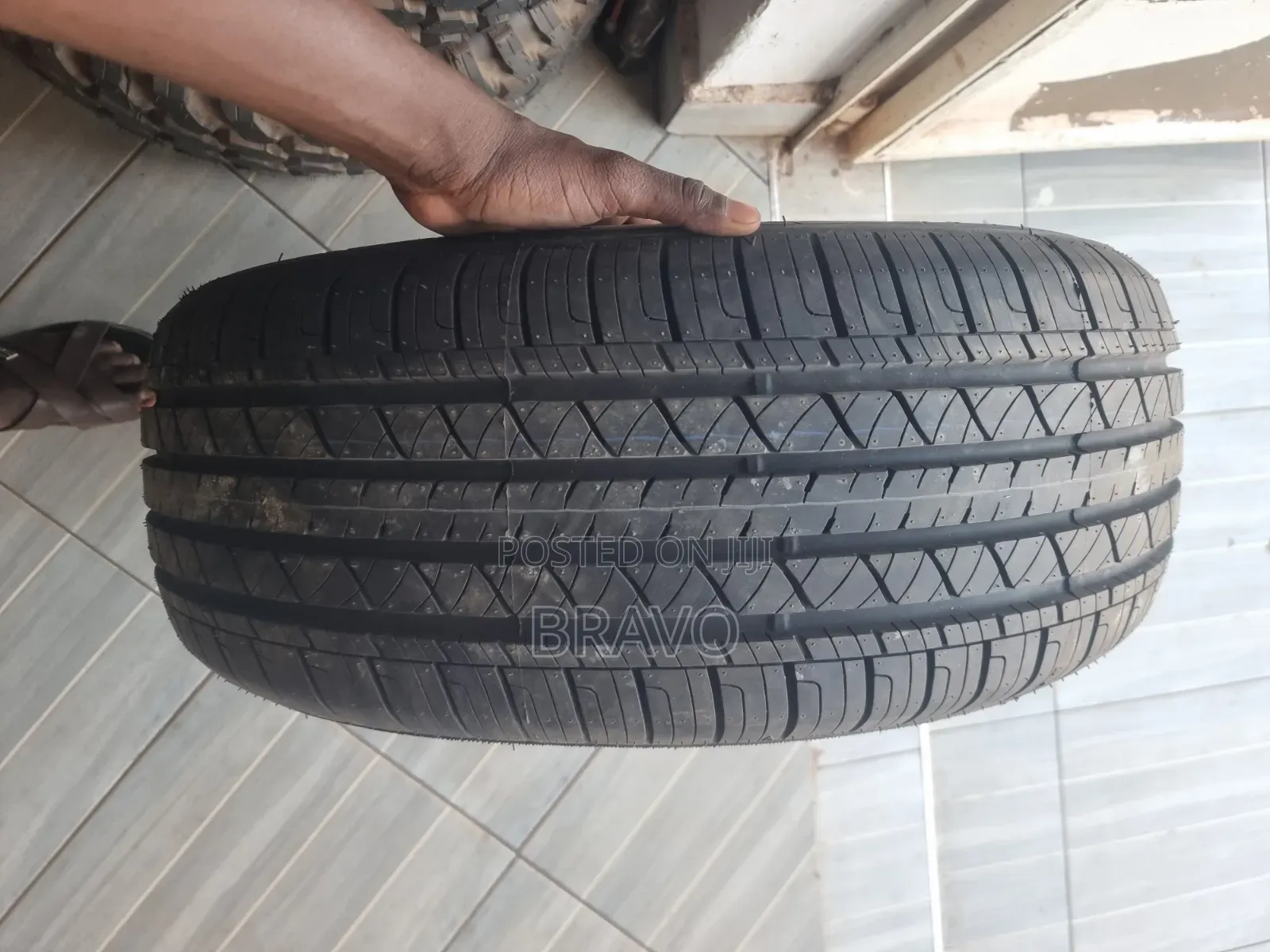 235/55r18 Tubeless M+S Tyres .