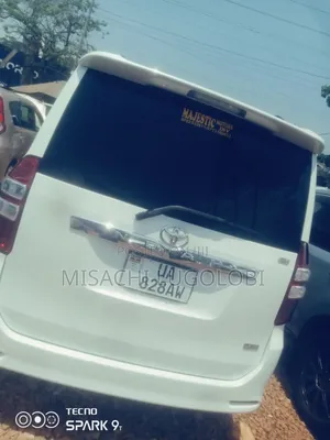Toyota Noah 2010 White