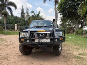 Nissan Patrol 2012 Blue