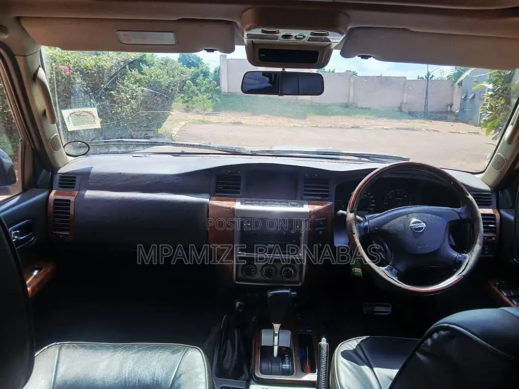 Nissan Patrol 2012 Blue