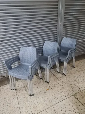 Silver Legs Plastic Chairs Plastic Chairs