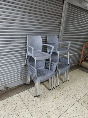 Silver Legs Plastic Chairs Plastic Chairs