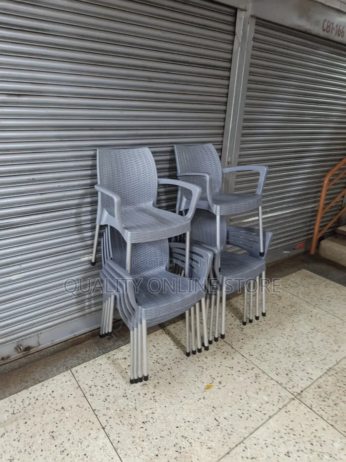 Silver Legs Plastic Chairs Plastic Chairs