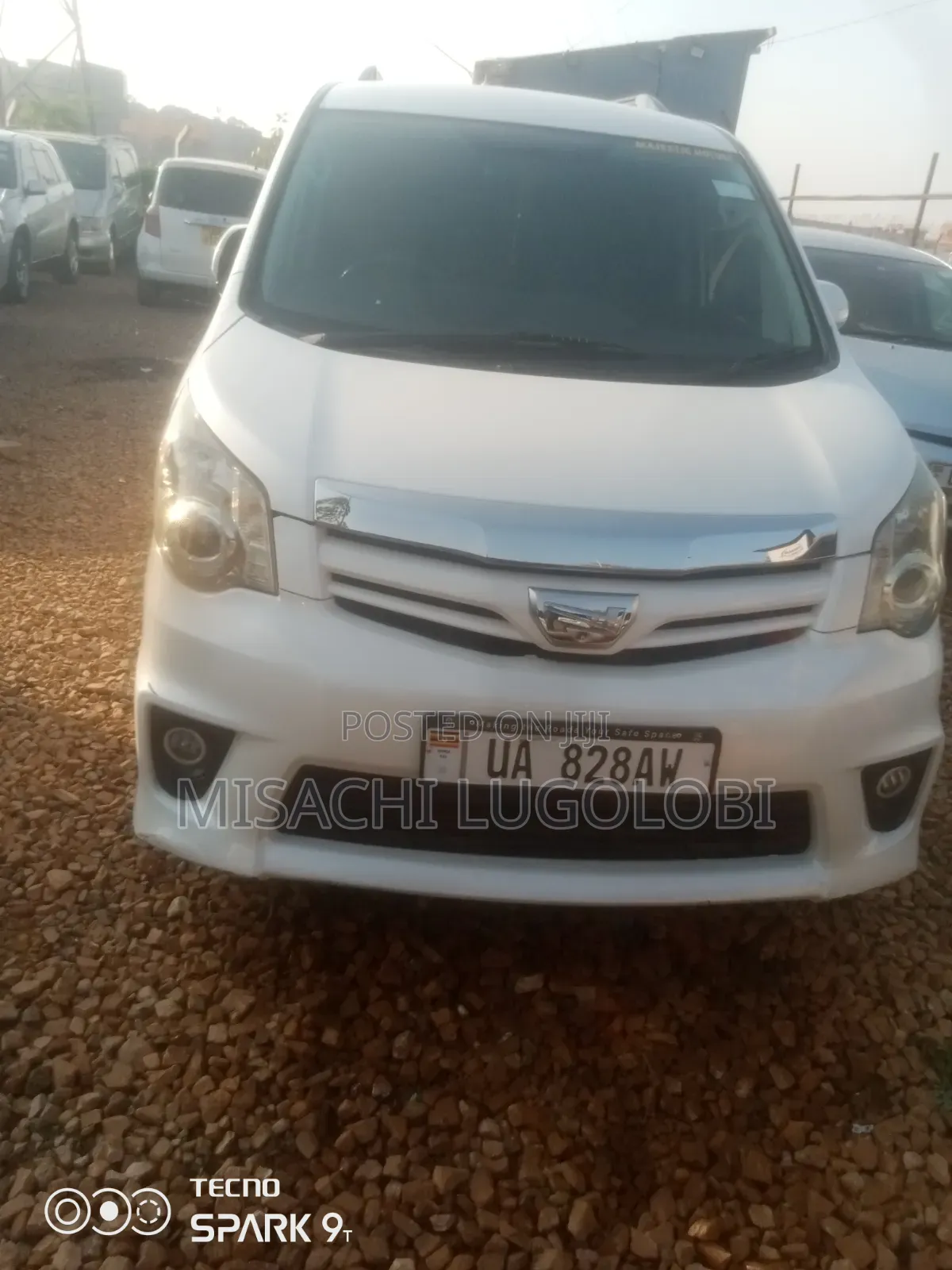 Toyota Noah 2010 White