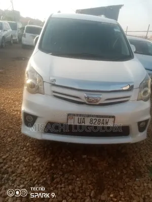 Toyota Noah 2010 White