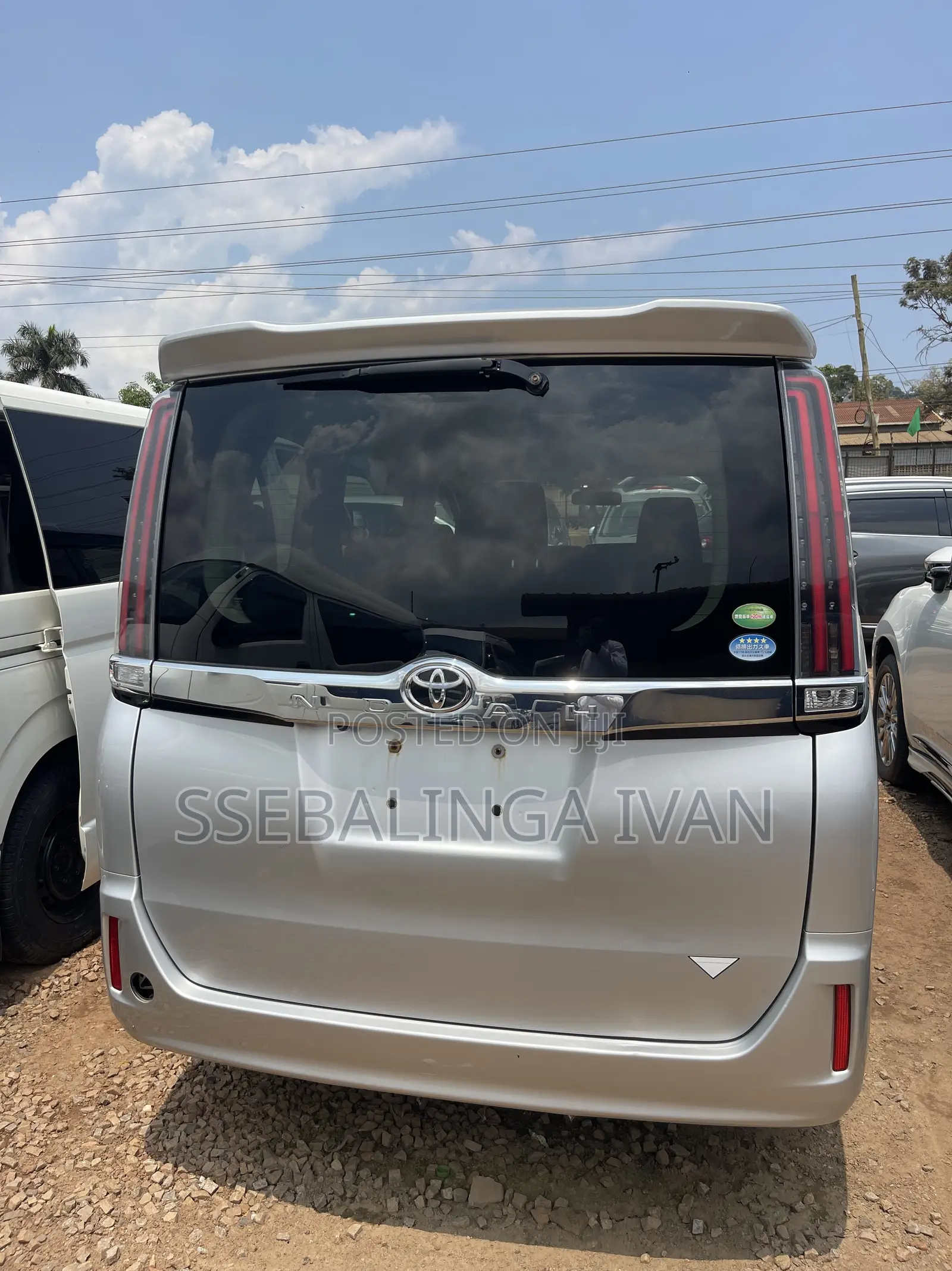 Toyota Noah 2018 Silver