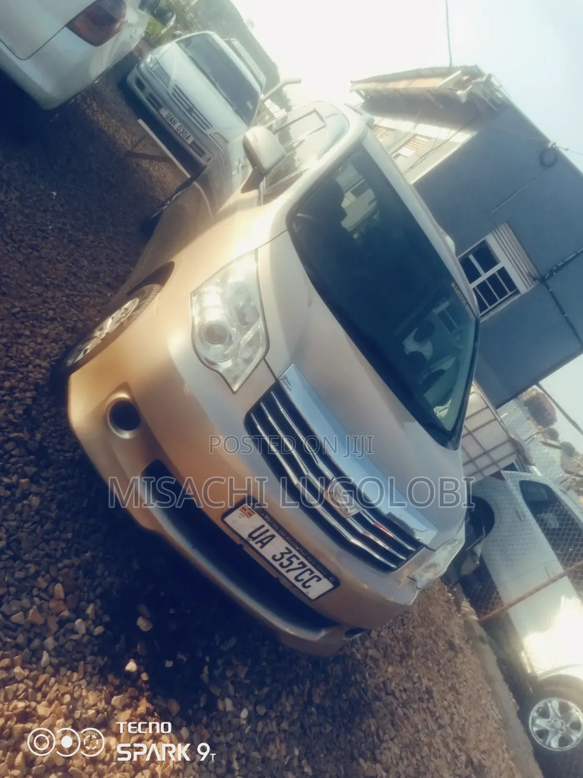 Toyota Noah 2012 Gold