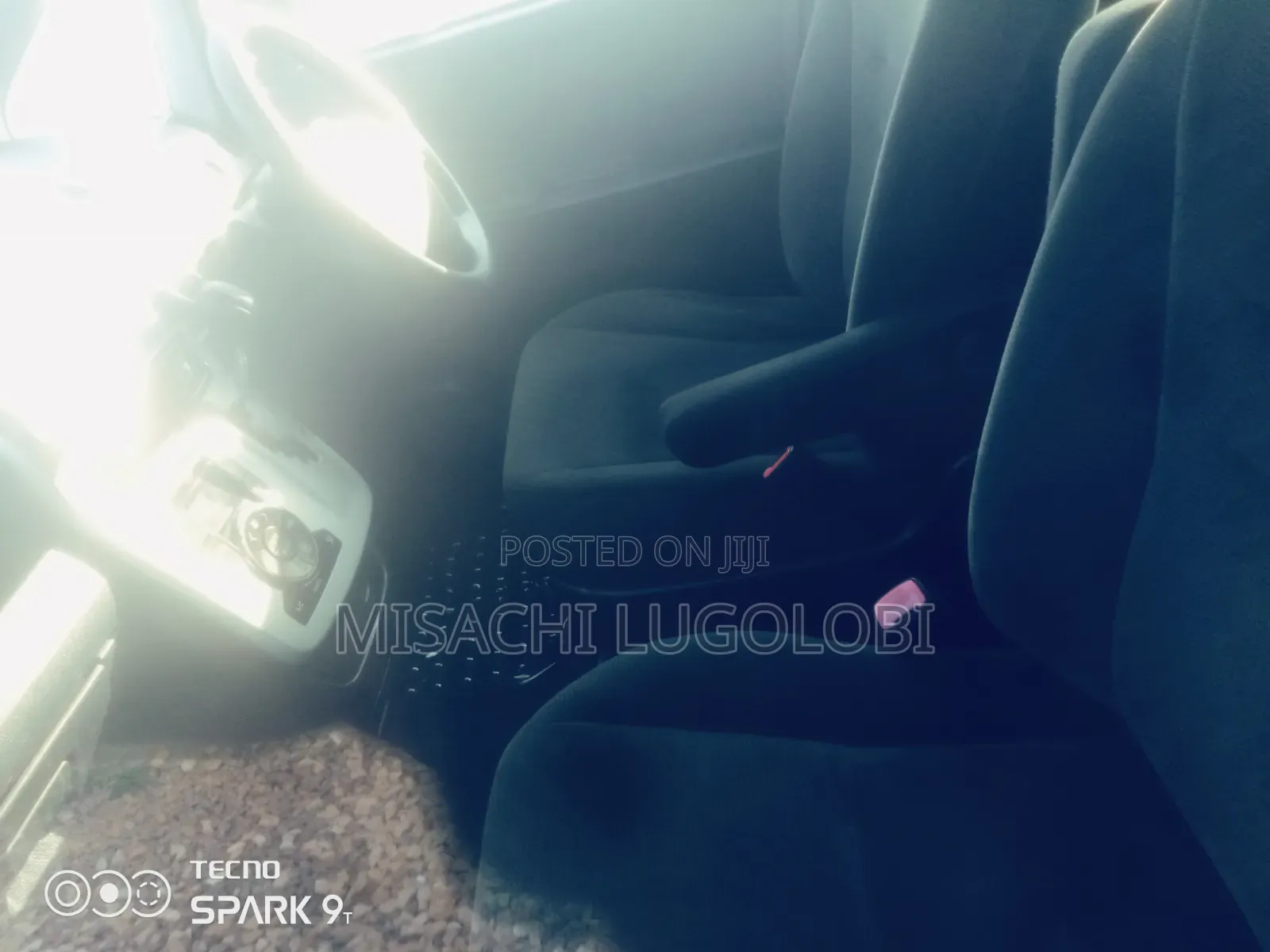 Toyota Noah 2012 Gold