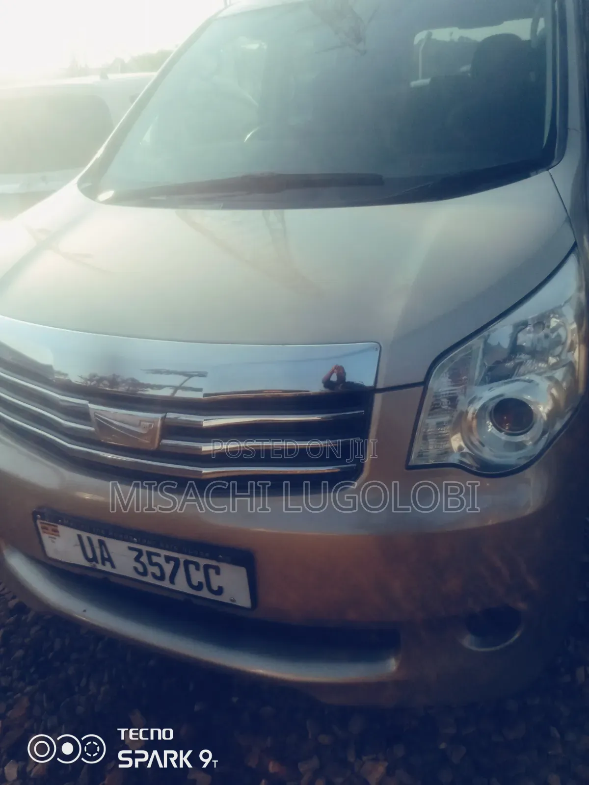 Toyota Noah 2012 Gold